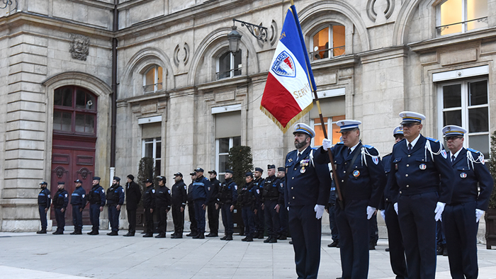 Lyon honore sa police municipale  Ville de Lyon